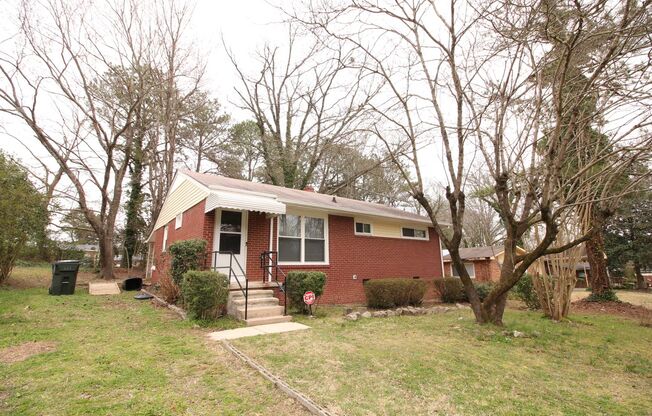 Adorable and affordable!  3 Bedroom Ranch in SW Raleigh near Downtown - Pet Friendly!