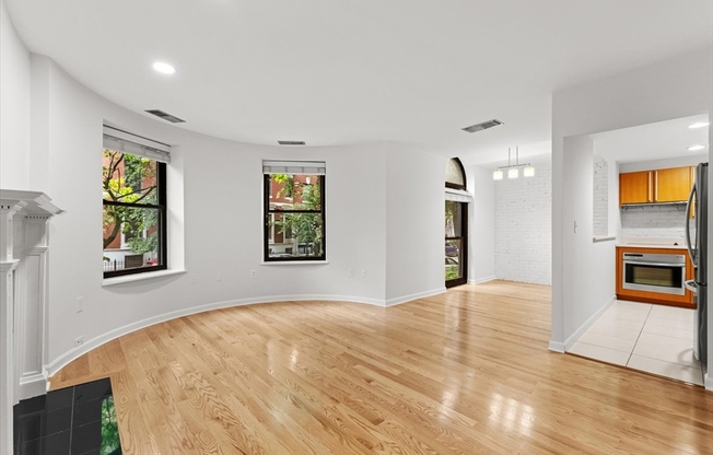 2 beds, 1.5 baths, 1,024 sqft, $4,600, Unit 102