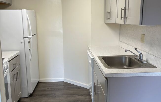 1 bed, 1 bath, 600 sqft, $1,475, Unit A - 14