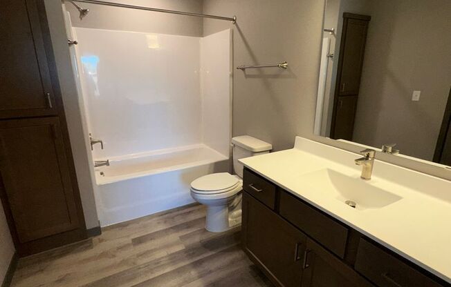 1 bed, 1 bath, 671 sqft, $1,120, Unit 103