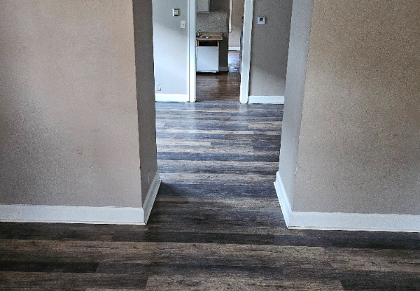 544 W 29 ST