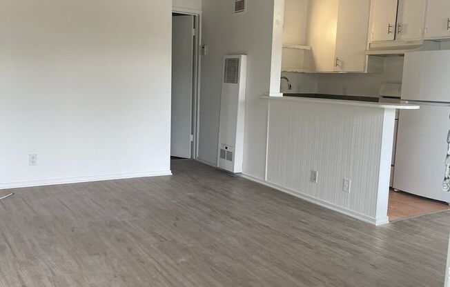 1 bed, 1 bath, $2,295, Unit H