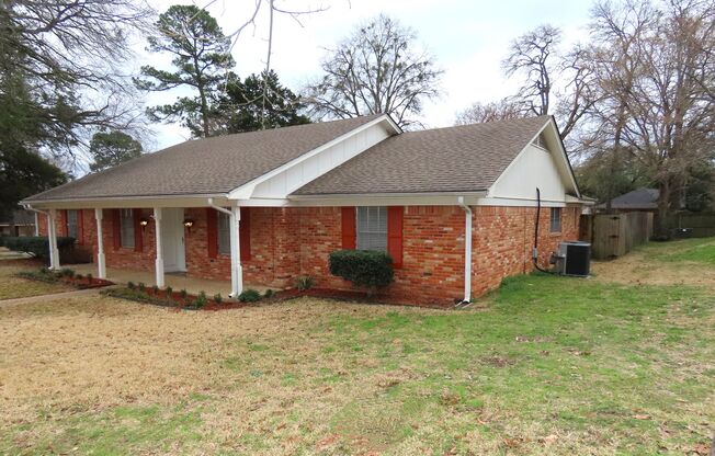 South Tyler! Beautiful 4 Bedroom, 3 Bath House