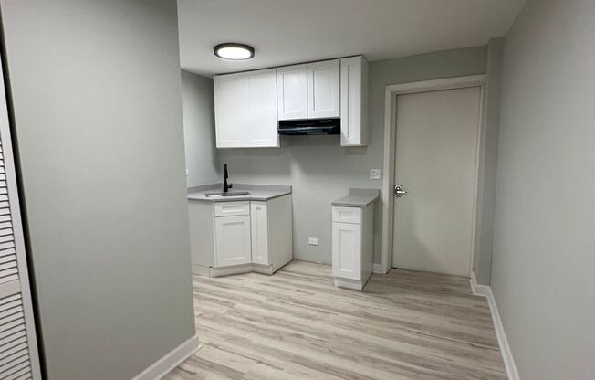 1 bed, 1 bath, $1,600, Unit Garden Rear