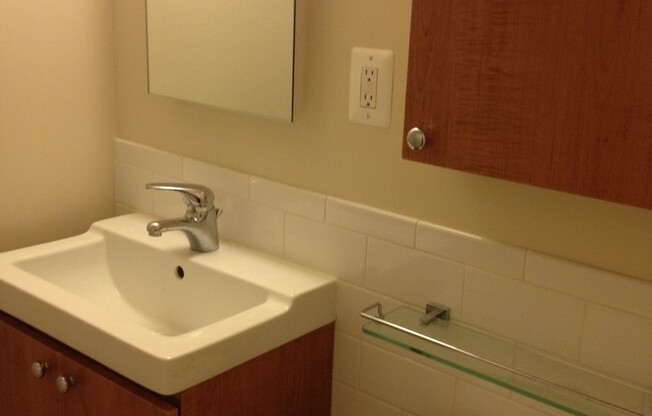 Studio, 1 bath, 440 sqft, $2,500, Unit 0703