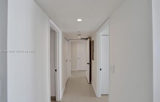 2 beds, 2 baths, 1,276 sqft, $5,200, Unit 6917 Collins Ave # 915