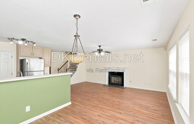 463 THISTLE CV