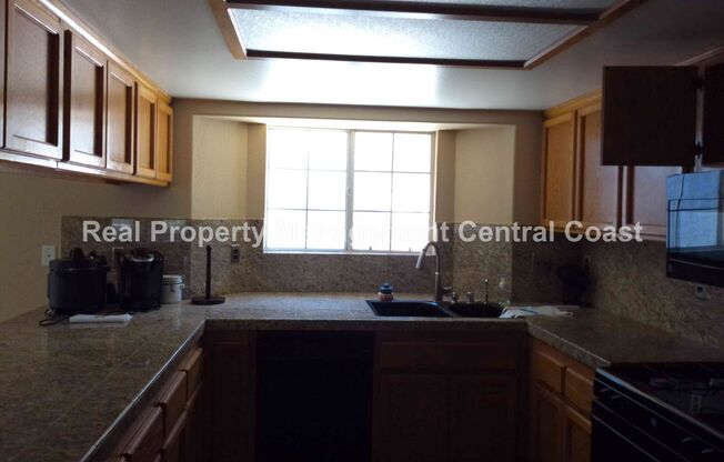 3 beds, 2 baths, $3,500