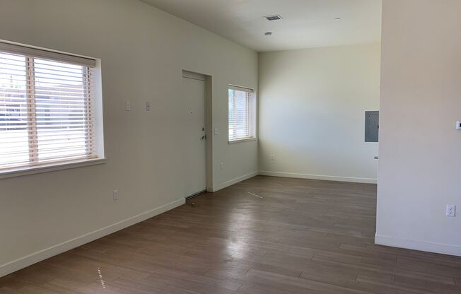 Studio, 1 bath, 581 sqft, $1,400, Unit 111