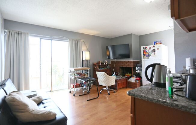 288 8th Ave