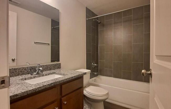 2 beds, 1.5 baths, 1,100 sqft, $1,165, Unit 190207