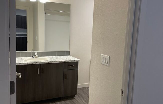 1 bed, 1 bath, 666 sqft, $1,599, Unit 212