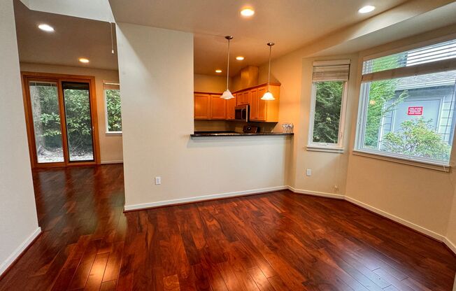 Stunning 3 Bedroom Townhome in Issaquah