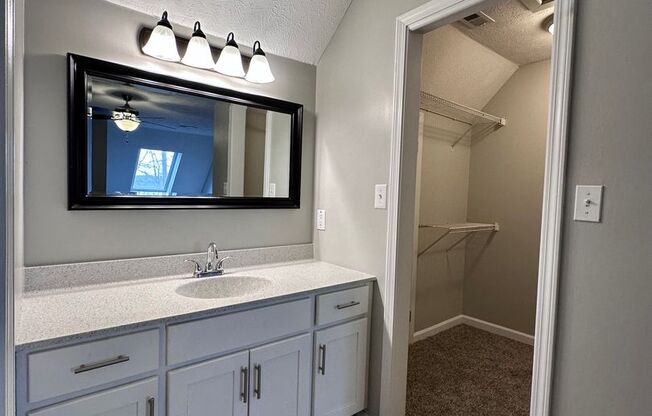 2 beds, 2 baths, 1,350 sqft, $1,525, Unit 26