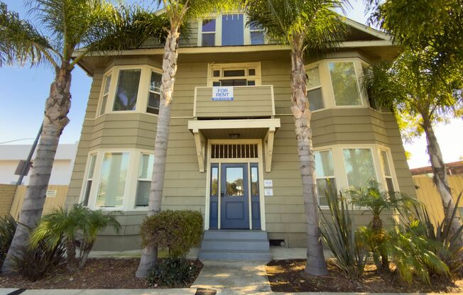 Park Blvd Apartments | Studio living in Walkable Vibrant Neighborhood near The Boulevard!