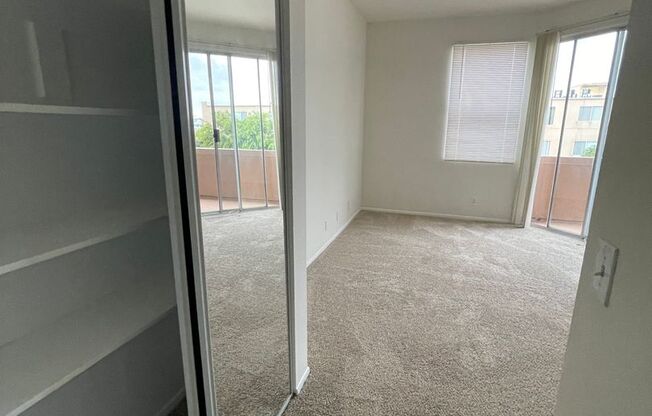 2 beds, 2 baths, 1,000 sqft, $2,700, Unit 303