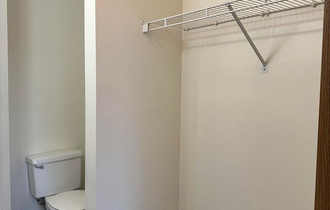 2 beds, 2 baths, $1,075, Unit 1704-307