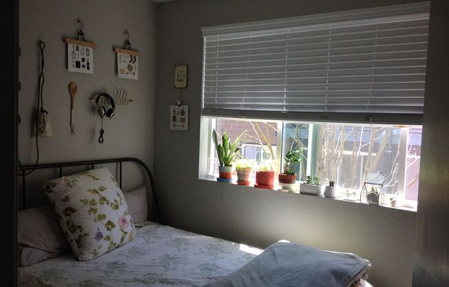 3 beds, 2 baths, 643 sqft, $2,450, Unit B405