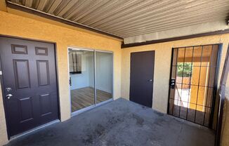 Beautifully Renovated 2 Bedroom Condo Near UNLV with Community Pool