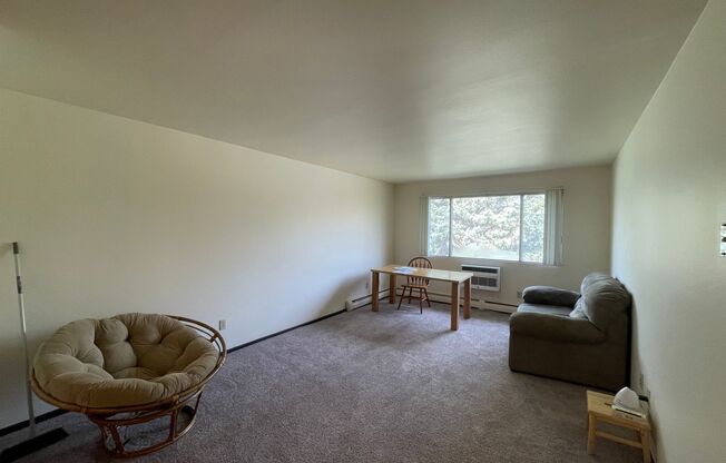 111 S Platten St