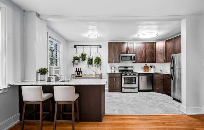 2 beds, 1 bath, 902 sqft, $2,300, Unit 210A