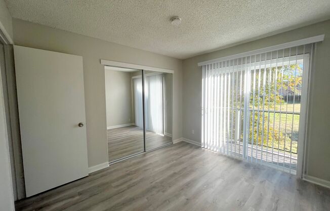 2 beds, 1 bath, $1,695, Unit 04