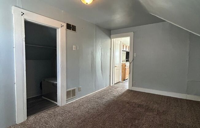 1 bed, 1 bath, 444 sqft, $789, Unit 1534 1/2