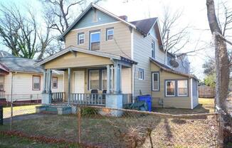 1039 W 38 ST