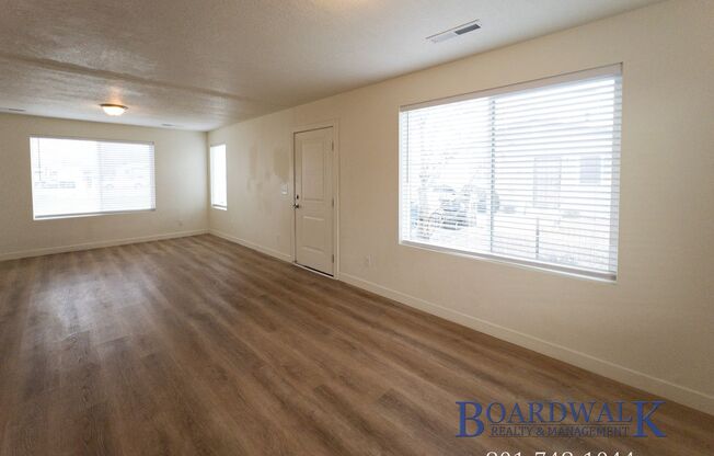 3 beds, 1 bath, 1,250 sqft, $1,375, Unit 328 E Main St #8