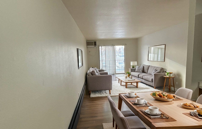 1 bed, 1 bath, 806 sqft, $850