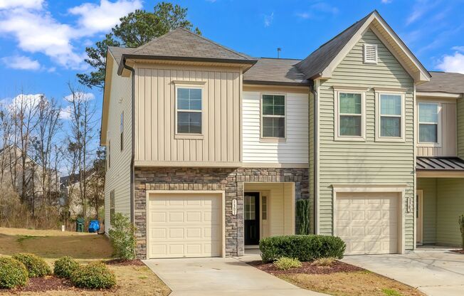 End unit Townhome near DT Raleigh