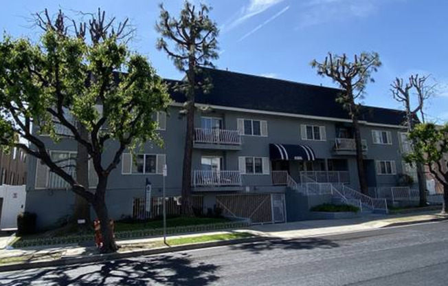 2 beds, 2 baths, $2,595