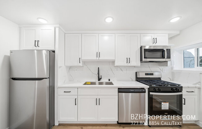 1027 1/2 N GARDNER ST
