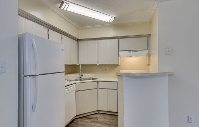 2 beds, 1 bath, 900 sqft, $1,100, Unit 412