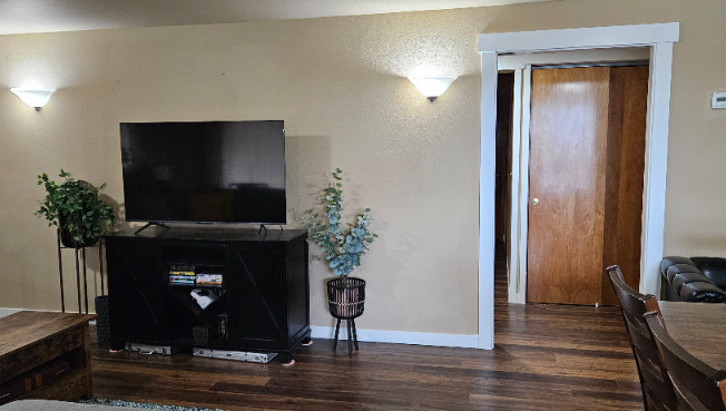 1212 S 101 ST