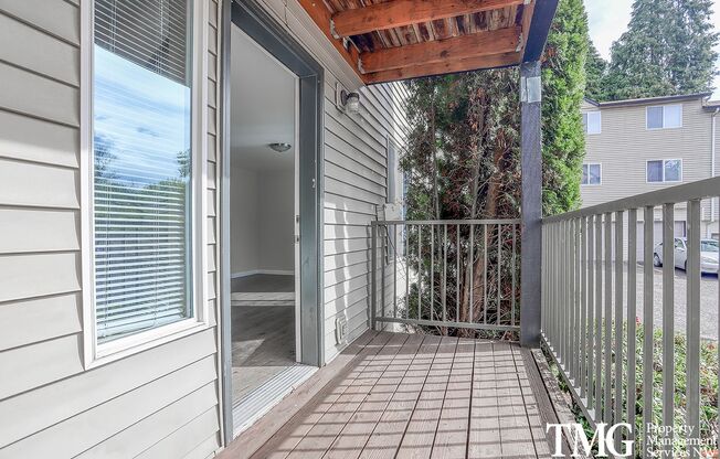 2 beds, 1 bath, 960 sqft, $1,475, Unit 220