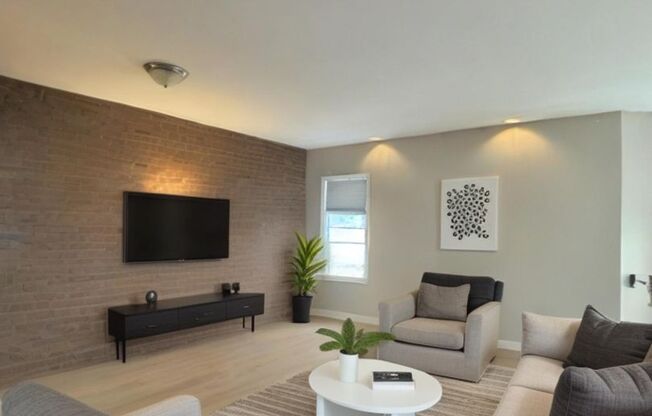 18 Hyde Park Avenue