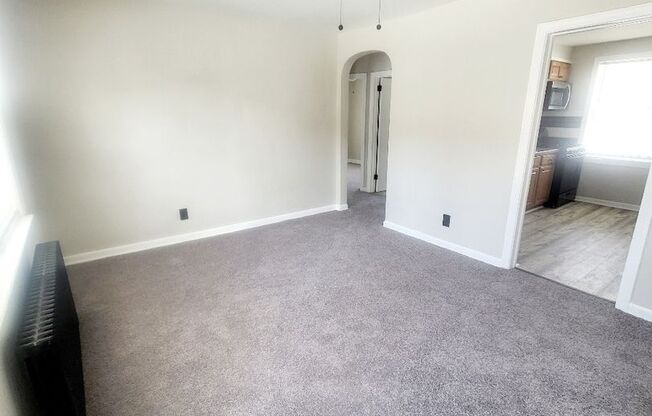 2 beds, 1 bath, 700 sqft, $1,350, Unit 03-3220