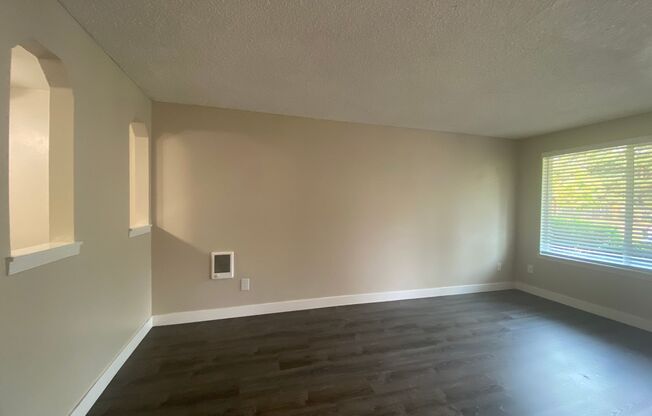 2 beds, 1 bath, 807 sqft, $1,750, Unit Q3