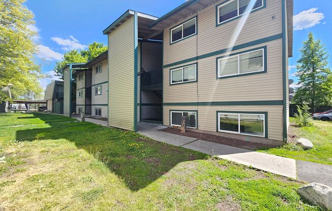 2 beds, 1 bath, 594 sqft, $1,095, Unit 22