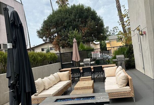 3 beds, 2 baths, 1,296 sqft, $3,300, Unit 208