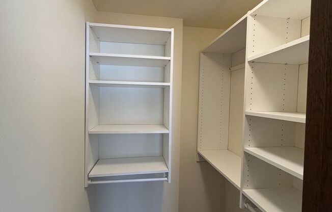 2 beds, 1 bath, 950 sqft, $1,780, Unit 7618RA