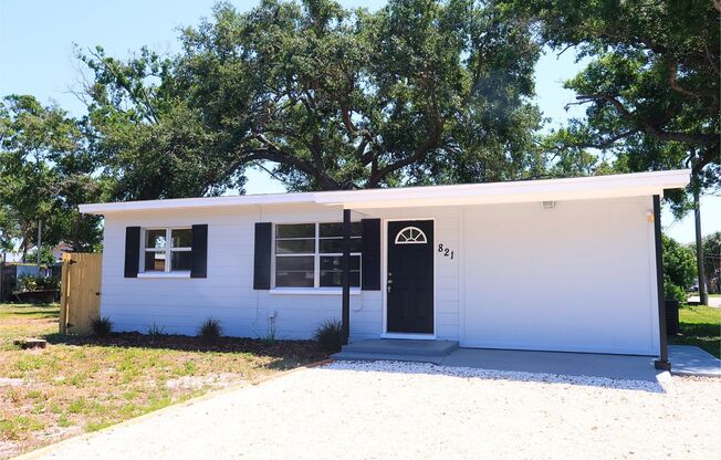 821 14th Ave NW Largo, FL 33770 MOVE IN SPECIAL!! Waived $350 Cleaning Fee!!!!!