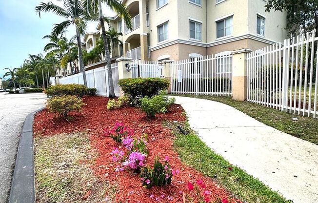 3 beds, 2 baths, $3,200, Unit 13820-109