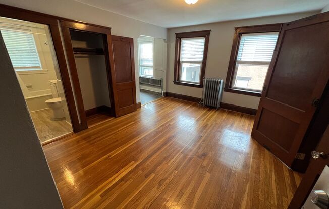 Studio, 1 bath, 325 sqft, $1,650, Unit Apt # 15