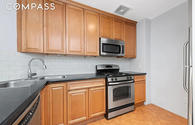 126 E 31 ST