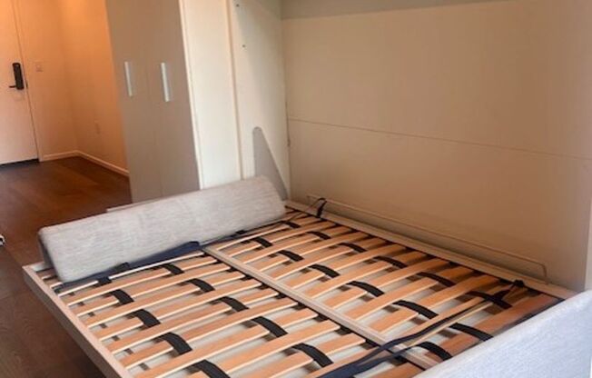 Studio, 1 bath, 320 sqft, $2,095, Unit 802