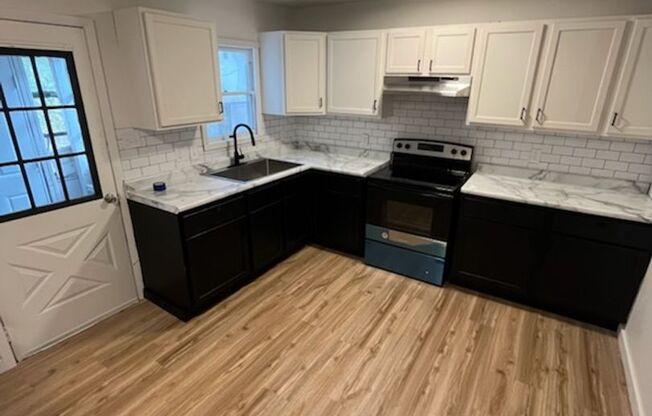 3 beds, 1 bath, $1,295