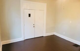 2 beds, 1 bath, 800 sqft, $950, Unit 1