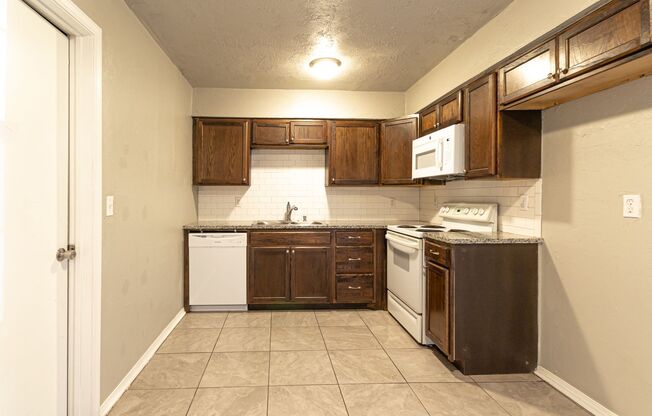 3 beds, 1 bath, $975